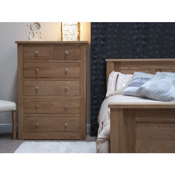 Torino Solid Oak 6 Drawer Chest of Drawers.